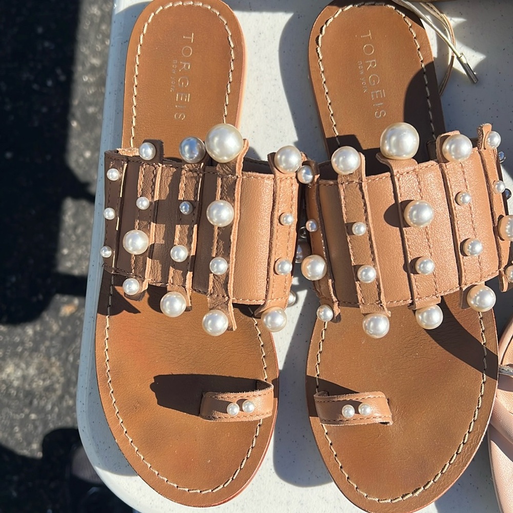 Pearl sandals size 8.5 torgies